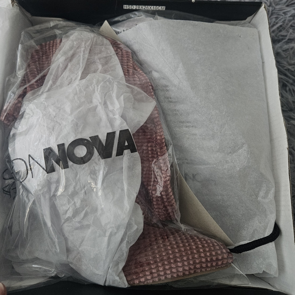 Fashion Nova Swiping Right Over The Knee Boot - Picture 6 of 7